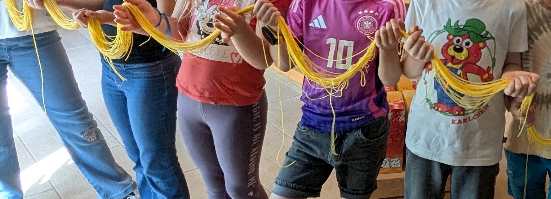 Ausflug auf den Ferlhof mit den 2. Klassen